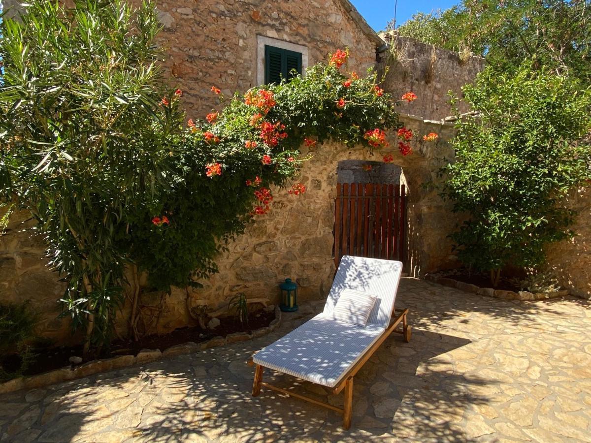 Holiday Home Hauser Vrbanj Exterior photo